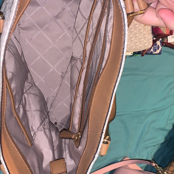 Michael Kors purse - Picture 2 of 3